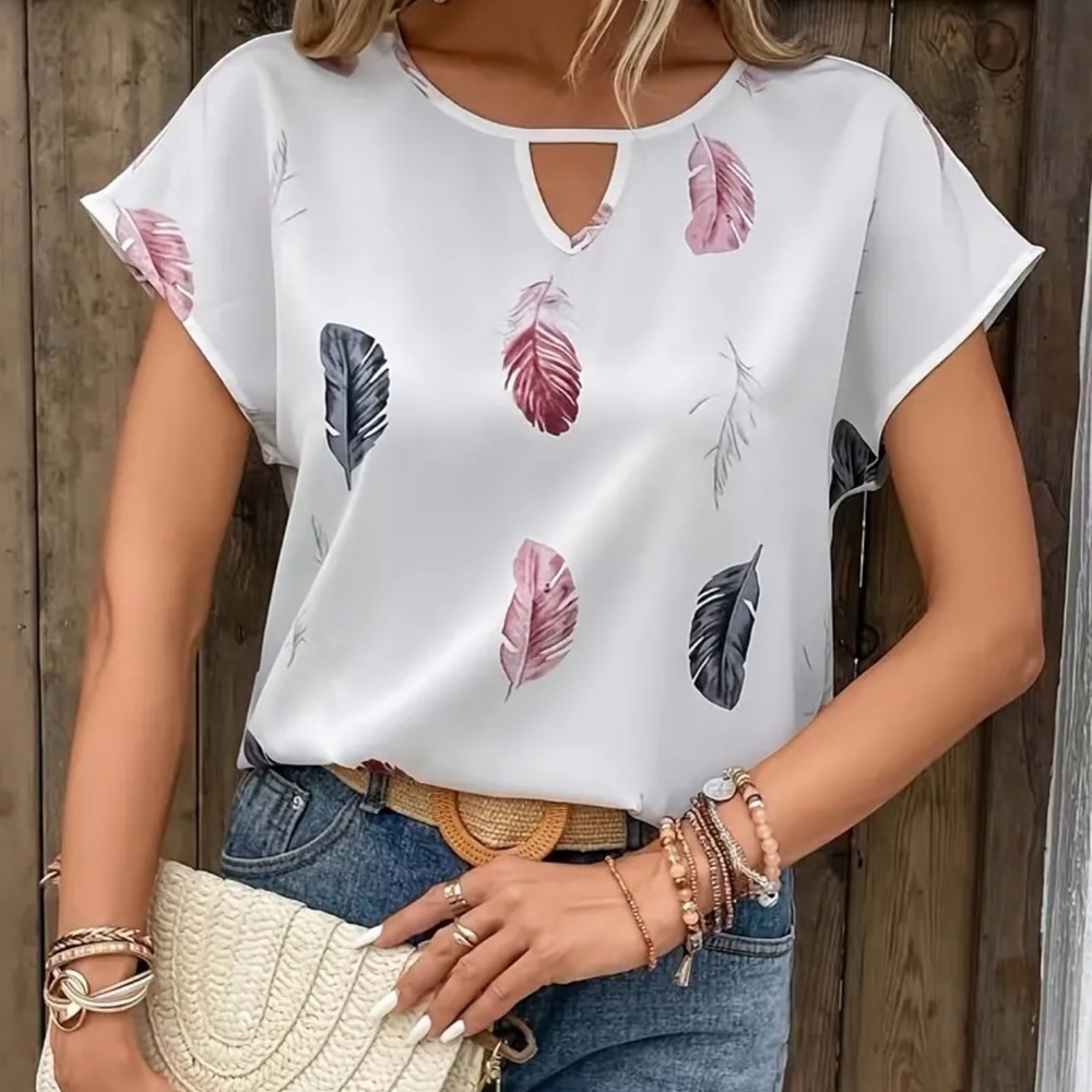Feather Print Short Sleeve Blouse